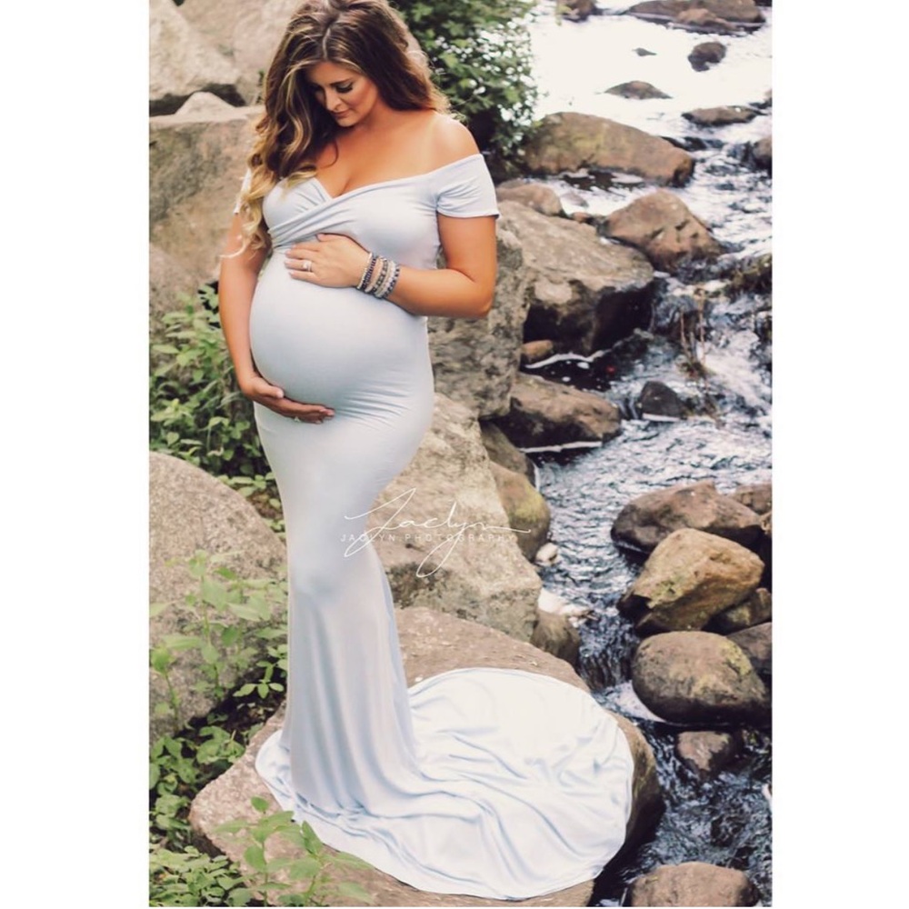 Sew trendy maternity gown